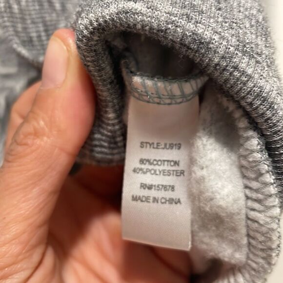 NWOT Reflex woman’s mock turtleneck grey and green sweatshirt - Picture 9 of 9